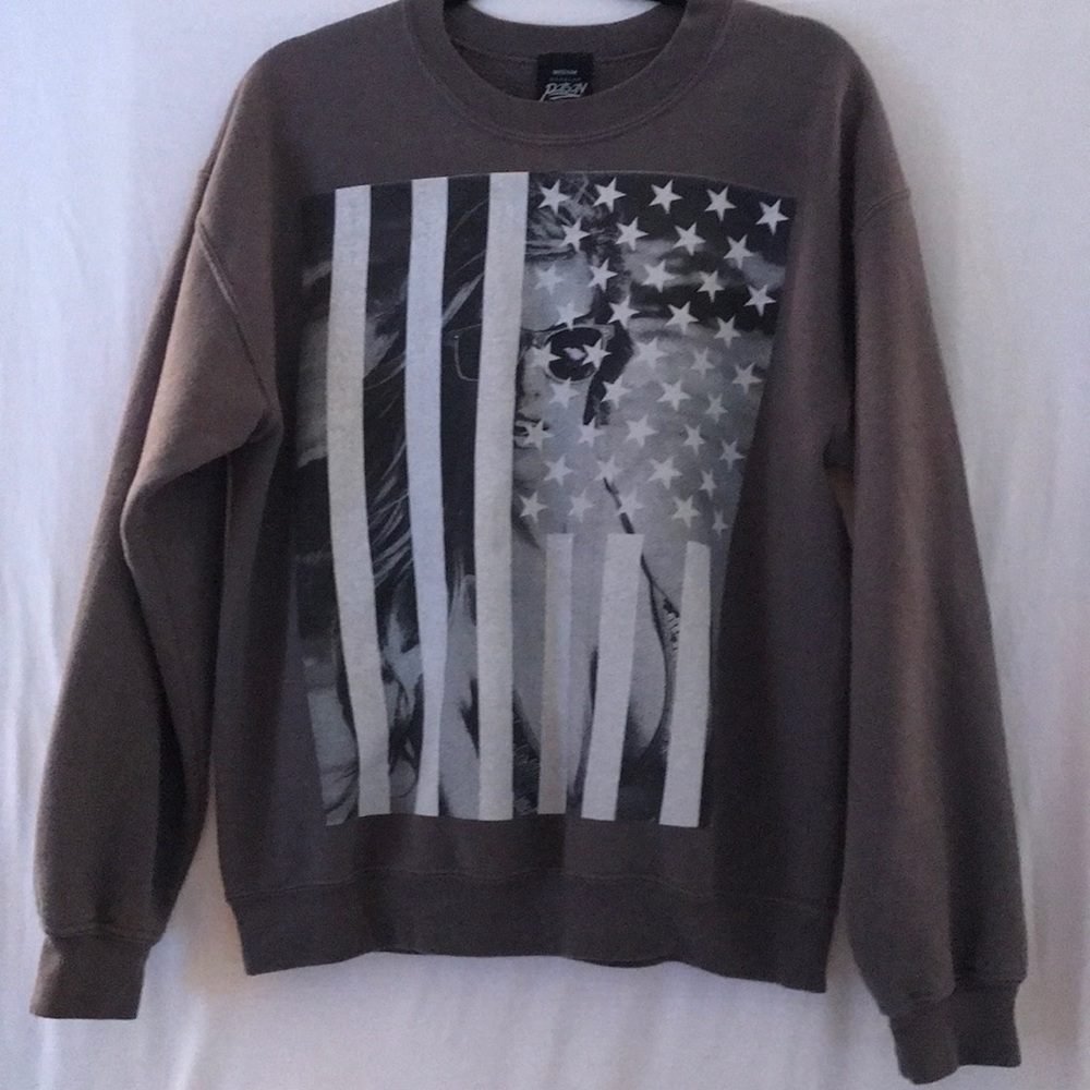 Sweatshirt